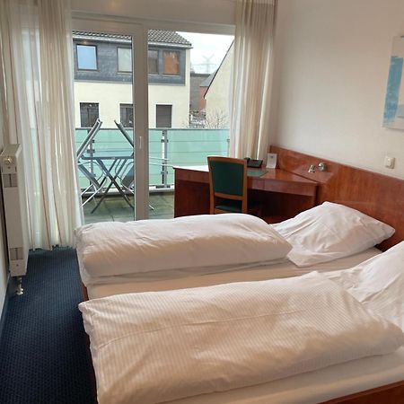 Hotel Merkenich Кёльн Экстерьер фото