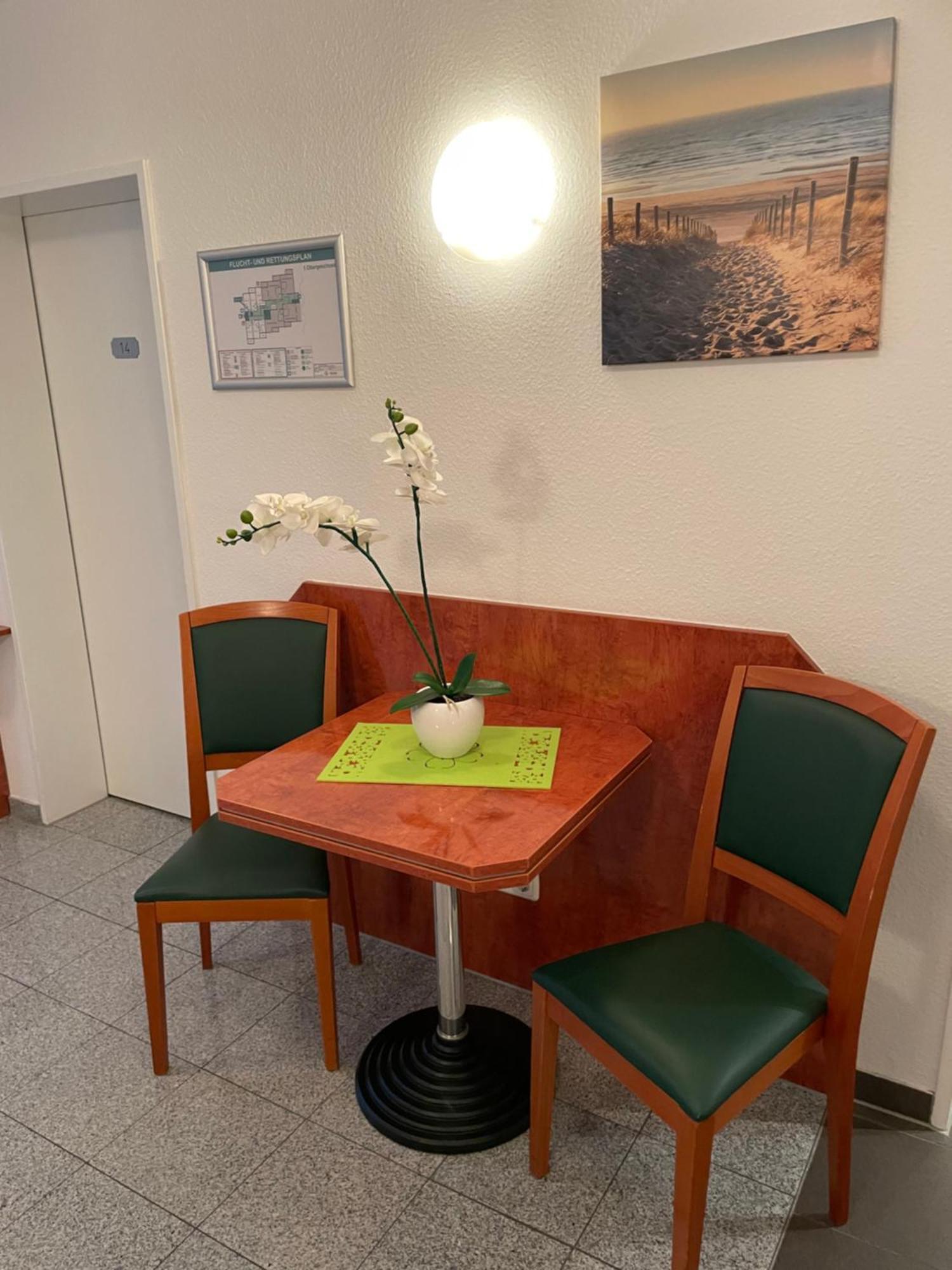 Hotel Merkenich Кёльн Экстерьер фото