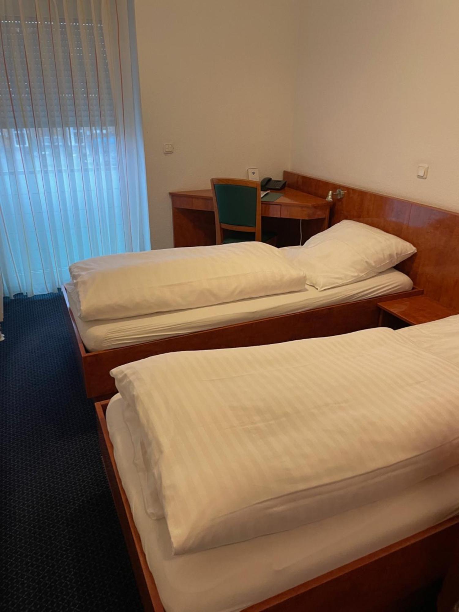 Hotel Merkenich Кёльн Экстерьер фото