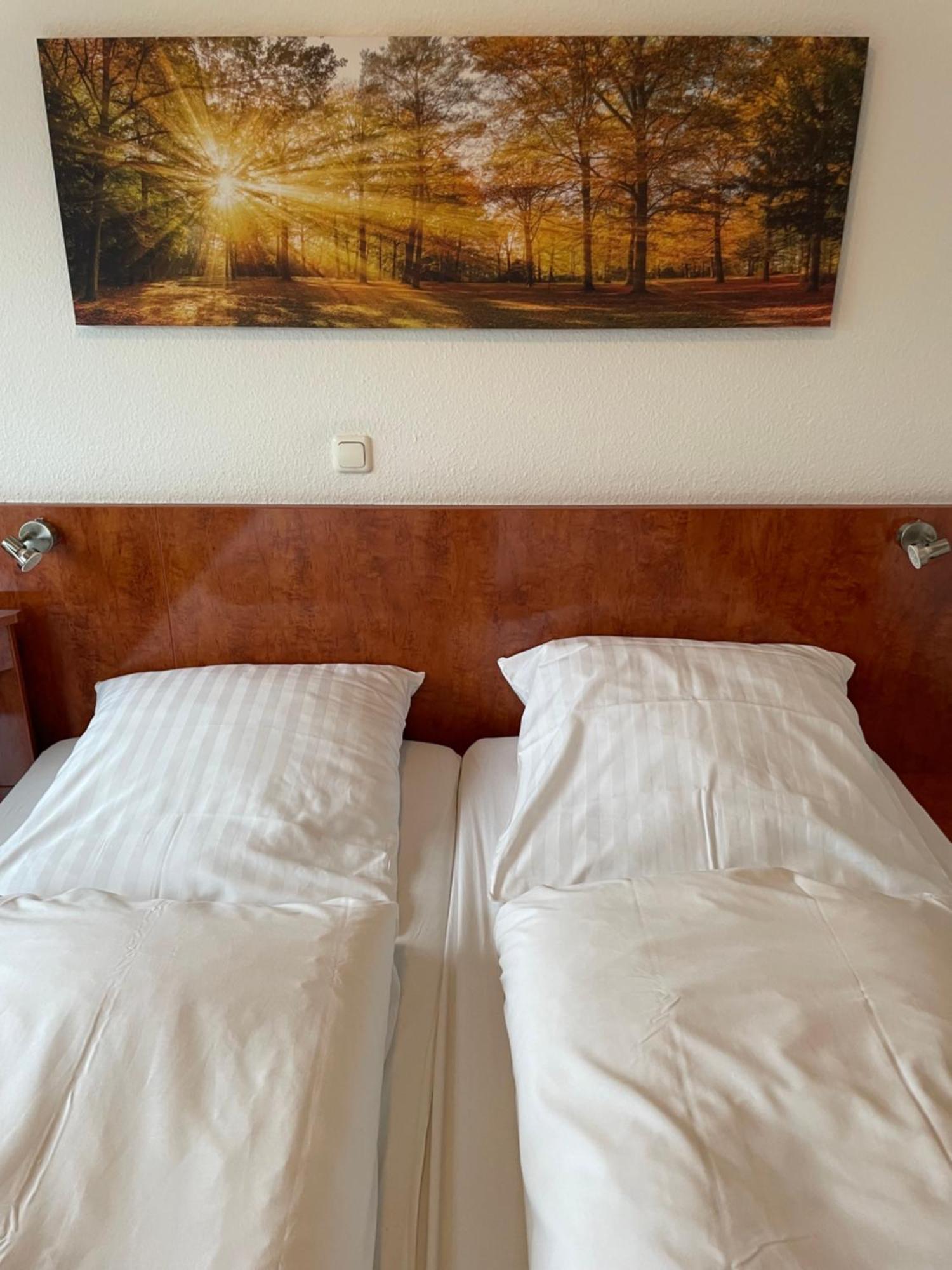 Hotel Merkenich Кёльн Экстерьер фото